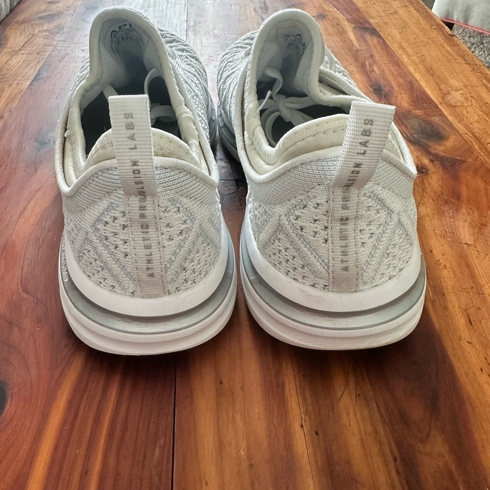TechLoom Phantom
APL
White / Metallic Silver - Picture 8 of 9